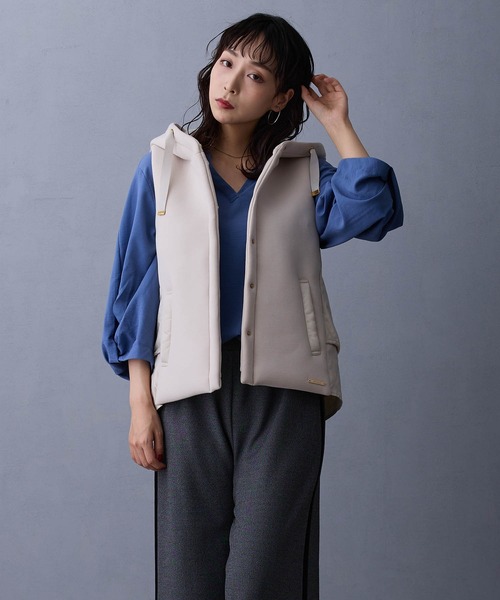 NICOLE white（ニコルホワイト）の「異素材使いのフードベスト（ベスト・レディース・オフホワイト/チャコール/ブラウン・FREE）」の20枚目の写真