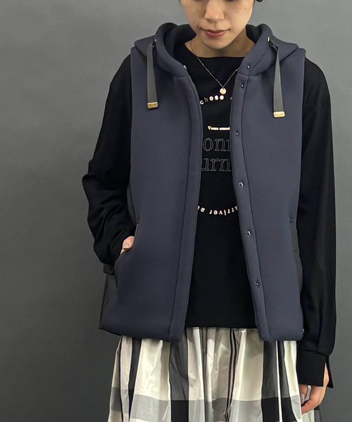 異素材使いのフードベスト（ベスト）｜NICOLE white（ニコルホワイト