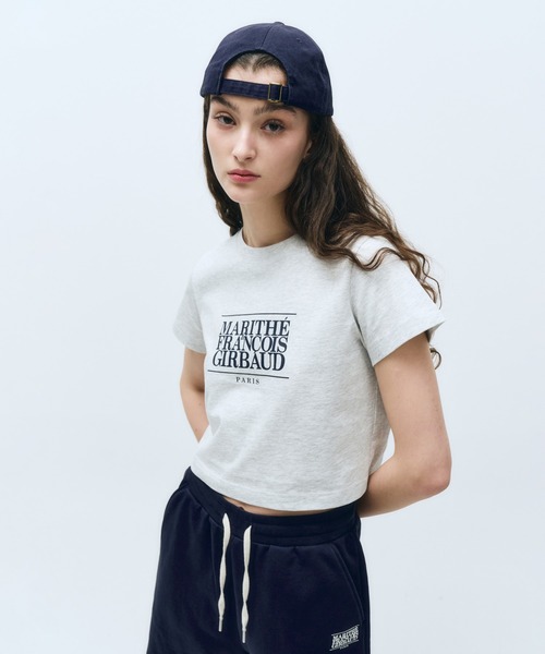 MARITHE + FRANCOIS GIRBAUD(マリテフランソワジルボー)の「W CLASSIC LOGO CROP TEE(Tシャツ/カットソー・レディース・Cream/Black/ヘザーグレー/White/Navy/ピンク系・MEDIUM/SMALL)」の1枚目の写真