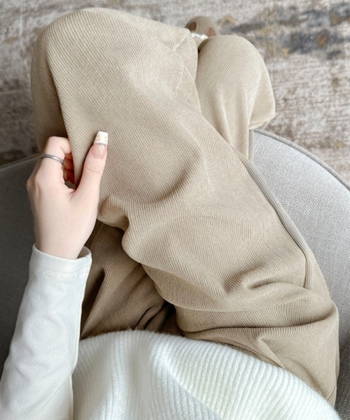Ritzy（リッツィー）の「タック入り コーデュロイ ワイドパンツ（その他パンツ・レディース・ベージュ/モカ/ブラック/ホワイト・S/L/M）」の9枚目の写真