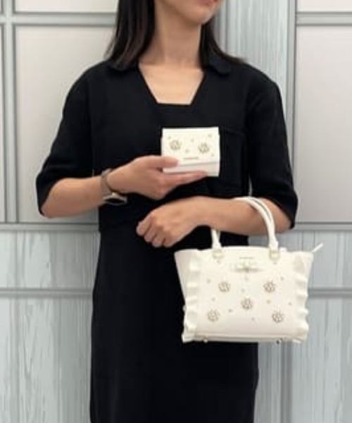 SAMANTHAVEGA（サマンサベガ）の「ティアフラッター　ミニショルダーバッグ（ショルダーバッグ・レディース・ホワイト/ブラック/ライトブルー・FREE）」の2枚目の写真