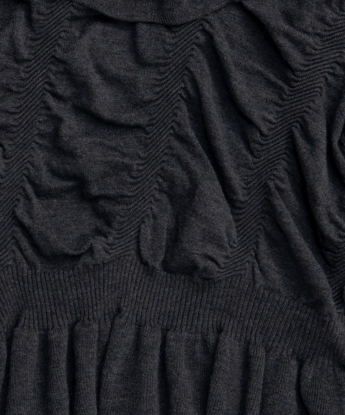 PRANK PROJECT(プランクプロジェクト)の「シャーリングラッフルニット / Sharling Ruffled Knit(ニット/セーター・レディース・グレー/ブラック・FREE)」の10枚目の写真