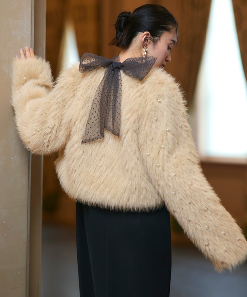 RUIRUE BOUTIQUE（ルイルエブティック）の「パール × エコファー フラッフィー パーティー ジャケット ｜ アウター / ファーコート / コート / ショートコート / エコファーコート（その他アウター・レディース・ホワイト/ピンク/ベージュ/ブラック・L/M）」の5枚目の写真