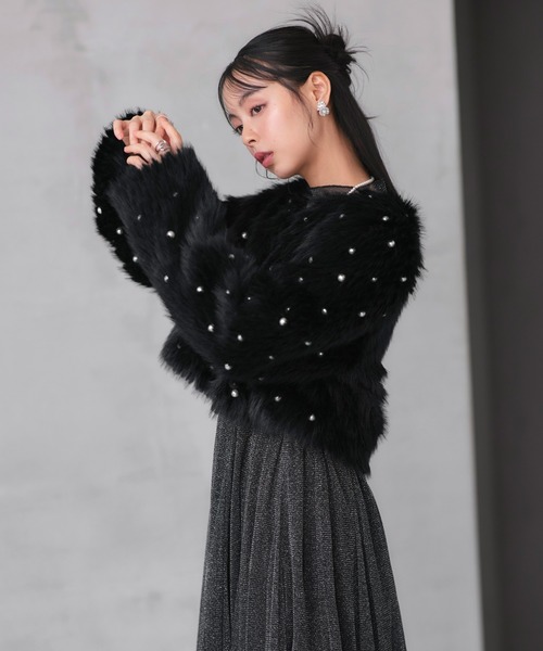 RUIRUE BOUTIQUE（ルイルエブティック）の「パール × エコファー フラッフィー パーティー ジャケット ｜ アウター / ファーコート / コート / ショートコート / エコファーコート（その他アウター・レディース・ホワイト/ピンク/ベージュ/ブラック・L/M）」の9枚目の写真