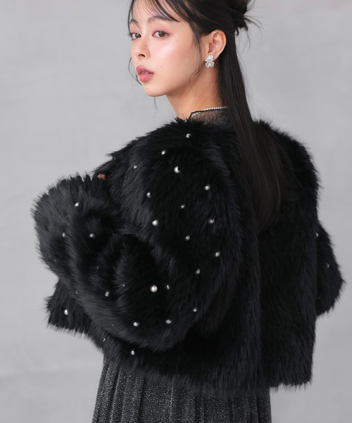 RUIRUE BOUTIQUE（ルイルエブティック）の「パール × エコファー フラッフィー パーティー ジャケット ｜ アウター / ファーコート / コート / ショートコート / エコファーコート（その他アウター・レディース・ホワイト/ピンク/ベージュ/ブラック・L/M）」の10枚目の写真