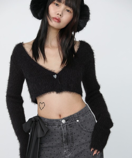 Heart Tattoo(ハートタトゥー)の「Heart button mohair like cardigan / ハートボタン モヘアライク カーディガン(カーディガン/ボレロ・レディース・ホワイト/ブラック・FREE)」の4枚目の写真