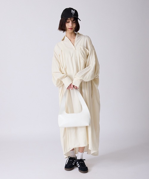 c/est（シーエ）の「c/est/シーエ FRANNY フラニー ワイドシルエット シャツワンピース 秋物 秋服 2026年秋冬（シャツワンピース・レディース・ネイビー/オフホワイト・FREE）」の12枚目の写真