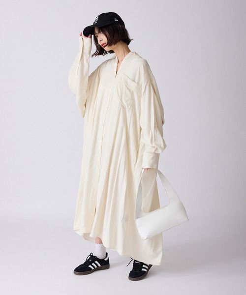 c/est（シーエ）の「c/est/シーエ FRANNY フラニー ワイドシルエット シャツワンピース 秋物 秋服 2026年秋冬（シャツワンピース・レディース・ネイビー/オフホワイト・FREE）」の15枚目の写真