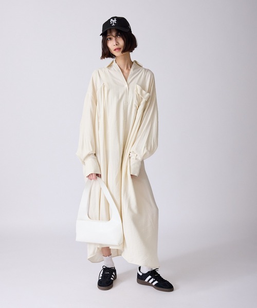 c/est（シーエ）の「c/est/シーエ FRANNY フラニー ワイドシルエット シャツワンピース 秋物 秋服 2026年秋冬（シャツワンピース・レディース・ネイビー/オフホワイト・FREE）」の13枚目の写真