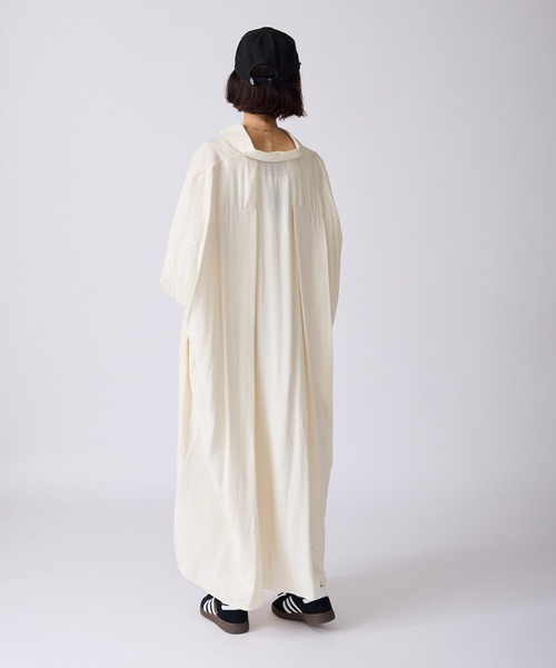 c/est（シーエ）の「c/est/シーエ FRANNY フラニー ワイドシルエット シャツワンピース 秋物 秋服 2026年秋冬（シャツワンピース・レディース・ネイビー/オフホワイト・FREE）」の17枚目の写真