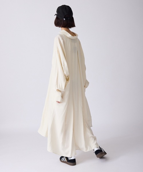 c/est（シーエ）の「c/est/シーエ FRANNY フラニー ワイドシルエット シャツワンピース 秋物 秋服 2026年秋冬（シャツワンピース・レディース・ネイビー/オフホワイト・FREE）」の16枚目の写真