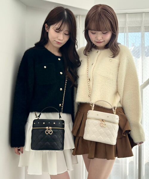 MAJESTIC LEGON(マジェスティックレゴン)の「ポケット付きフェザークルーカーデ(カーディガン/ボレロ・レディース・ボルドー/チャコールグレー/アイボリー/ブラック・MEDIUM)」の6枚目の写真