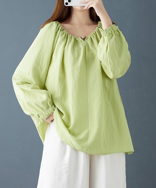 ONEP STAR(ワンピスター)の「ギャザーネックシャーリングブラウス(シャツ/ブラウス・レディース・ライム/ホワイト・MEDIUM/LARGE/X-LARGE)」の1枚目の写真