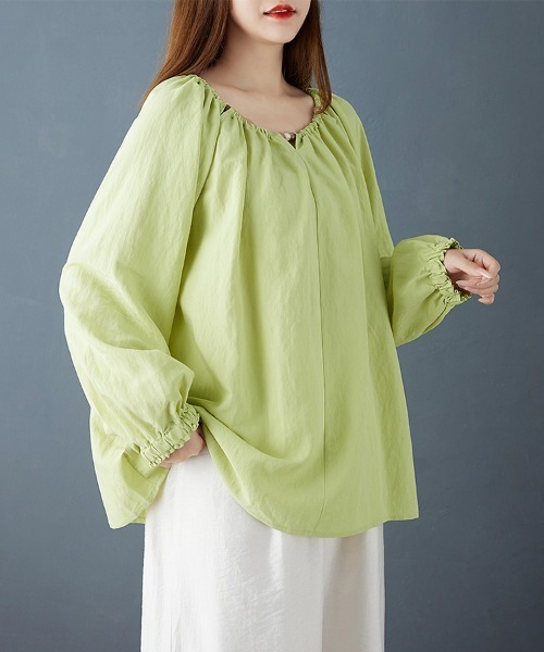 ONEP STAR(ワンピスター)の「ギャザーネックシャーリングブラウス(シャツ/ブラウス・レディース・ライム/ホワイト・MEDIUM/LARGE/X-LARGE)」の5枚目の写真