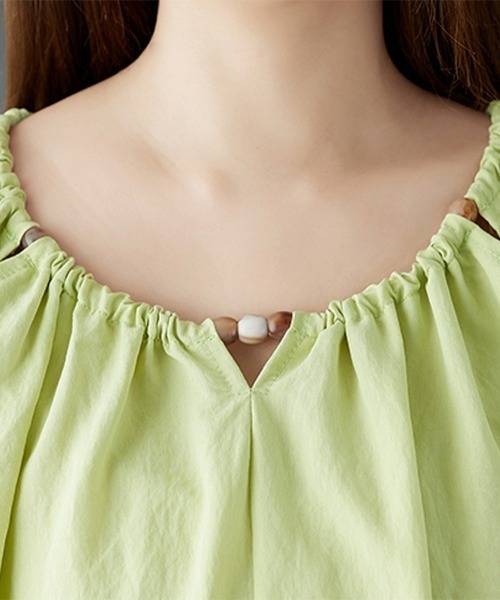 ONEP STAR(ワンピスター)の「ギャザーネックシャーリングブラウス(シャツ/ブラウス・レディース・ライム/ホワイト・MEDIUM/LARGE/X-LARGE)」の13枚目の写真