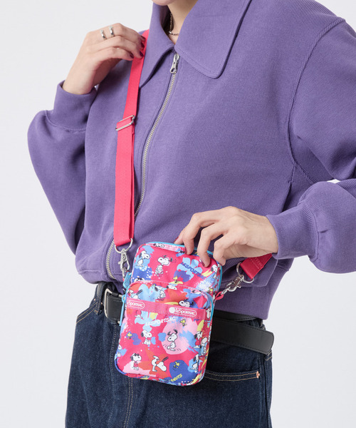 LeSportsac(レスポートサック)の「MINI PHONE BAG ピーナッツプレイタイム(ショルダーバッグ・レディース・ピンク・FREE)」の2枚目の写真
