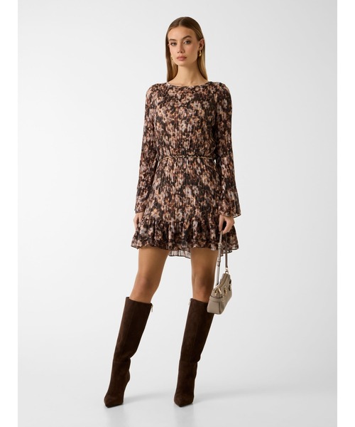 Long Sleeves Ilenia Pleat Dress ワンピース | GUESS(ゲス) JAPAN