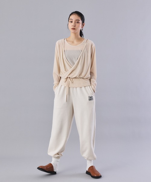 Muscat(マスカット)の「【セットアイテム】ベロア カシュクールトップス / velor cachecoeur tops(Tシャツ/カットソー・レディース・ブラック/ベージュ/ブラウン・F)」の6枚目の写真