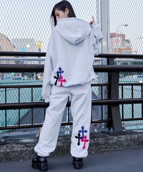 SILVER BULLET(シルバーバレット)の「『CavariA/キャバリア』極太糸クロス刺繍パーカー(パーカー・メンズ・グレー/ブラック・M/L)」の12枚目の写真