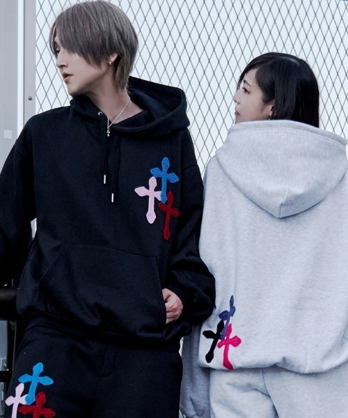 SILVER BULLET(シルバーバレット)の「『CavariA/キャバリア』極太糸クロス刺繍パーカー(パーカー・メンズ・グレー/ブラック・M/L)」の4枚目の写真