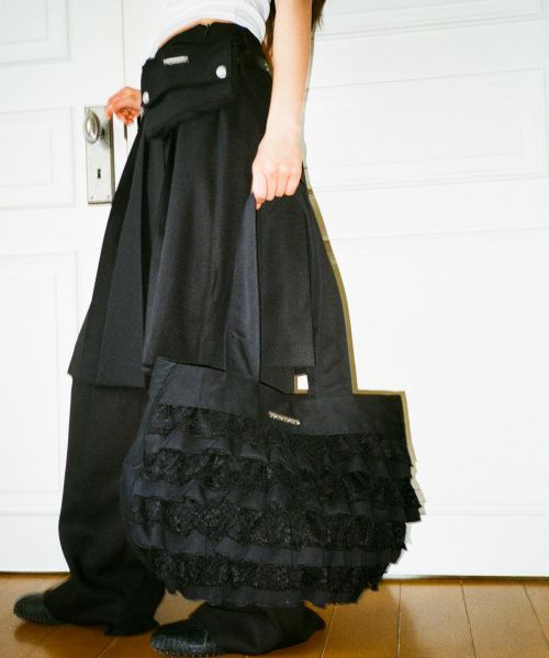 セール】Frilled Shopper Bag (Black)（ショルダーバッグ