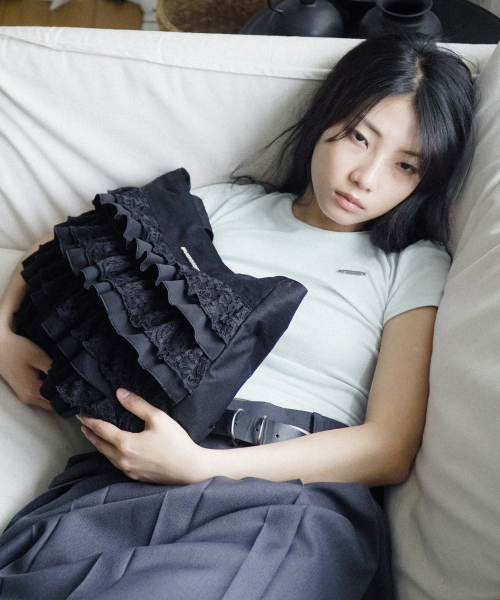 IUGAMAKARAS(イウガマカラス)の「Frilled Shopper Bag (Black)(ショルダーバッグ・レディース・その他・FREE)」の13枚目の写真