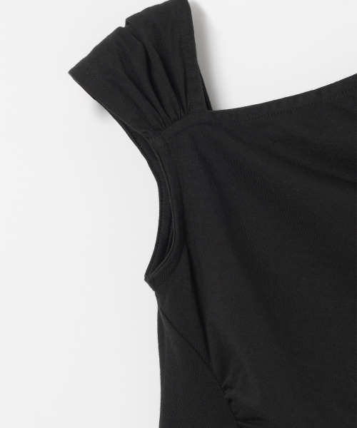 MILLO WOMEN（ミロウーマン）の「アシンメトリックシャーリングトップ [ブラック]（Tシャツ/カットソー・レディース・その他・SMALL/MEDIUM）」の4枚目の写真