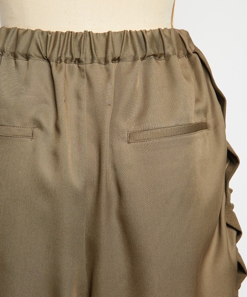 gomme(ゴム)の「ツイルフリルパンツ(その他パンツ・レディース・カーキ/ブラック・MEDIUM)」の20枚目の写真