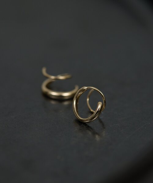 GALLARDAGALANTE(ガリャルダガランテ)の「【2.718】スパイラルフープピアス(ピアス(両耳用)・レディース・ゴールド・FREE)」の1枚目の写真