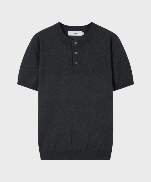 LEIRE（ルアール）の「マッスルフィットヘンリーネック半袖ニット[チャコール]（Tシャツ/カットソー・メンズ・その他・MEDIUM/X-LARGE/LARGE）」の2枚目の写真