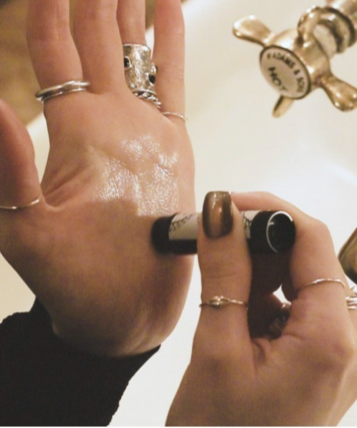 O SKIN & HAIR（オースキンアンドヘア）の「【ZOZO限定】オー・ハンドスティックバームギフト（ボディケアキット/ギフトセット・レディース・その他・FREE）」の4枚目の写真