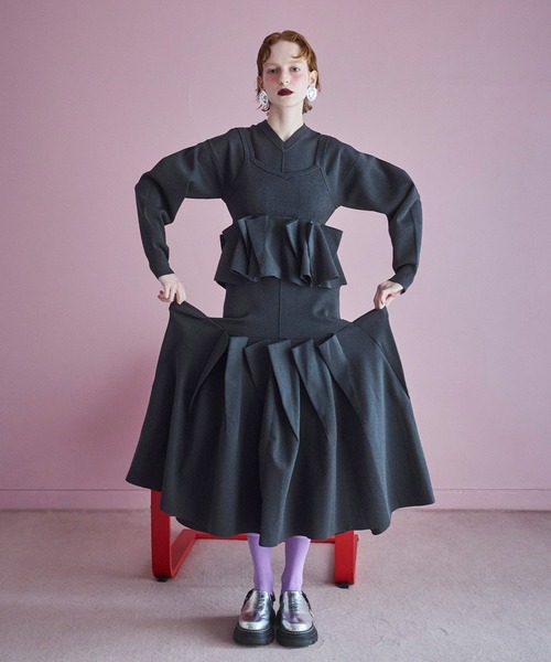 TRIANGLE TUCK KNIT OP（ワンピース）｜OMMO（オーエムエムオー）の