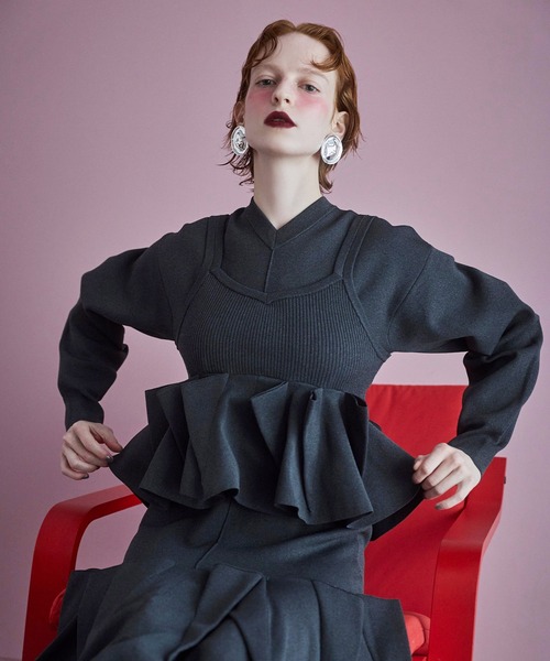 TRIANGLE TUCK KNIT OP（ワンピース）｜OMMO（オーエムエムオー）の