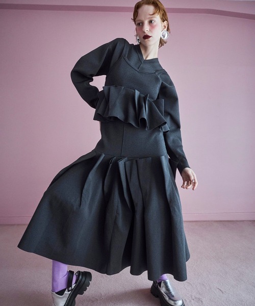 TRIANGLE TUCK KNIT OP（ワンピース）｜OMMO（オーエムエムオー）の