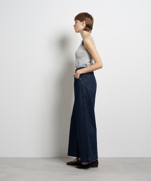 LANVIN en Bleu（ランバンオンブルー）の「デニムワイドパンツ（デニムパンツ・レディース・ブルー/ネイビー・34/36/38/40）」の4枚目の写真