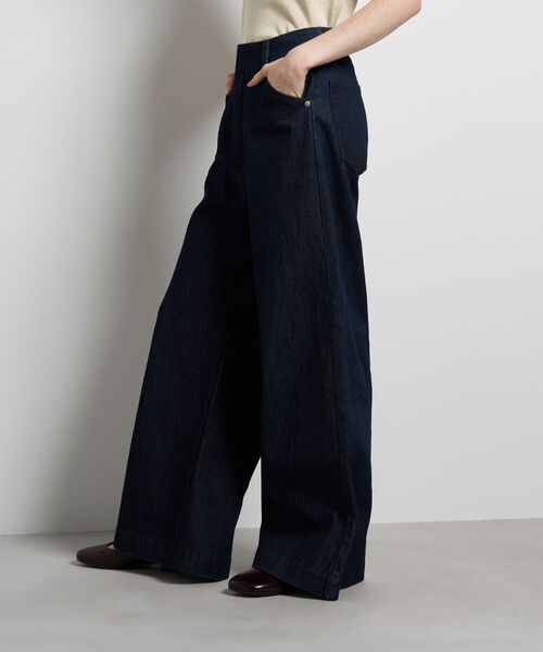 LANVIN en Bleu（ランバンオンブルー）の「デニムワイドパンツ（デニムパンツ・レディース・ブルー/ネイビー・34/36/38/40）」の16枚目の写真