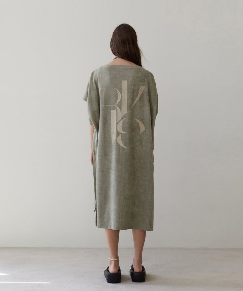 REVOIRSIS(ルヴォアシス)の「RVIS terry twoway poncho khaki(その他トップス・レディース・カーキ・FREE)」の2枚目の写真