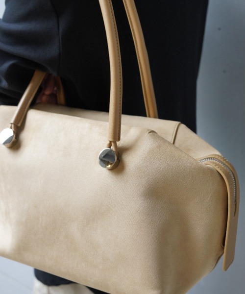 ADD CULUMN(アドカラム)の「ADD CULUMN(アドカラム) TABLET BOSTON SUEDE(ハンドバッグ・レディース・ベージュ・F)」の2枚目の写真