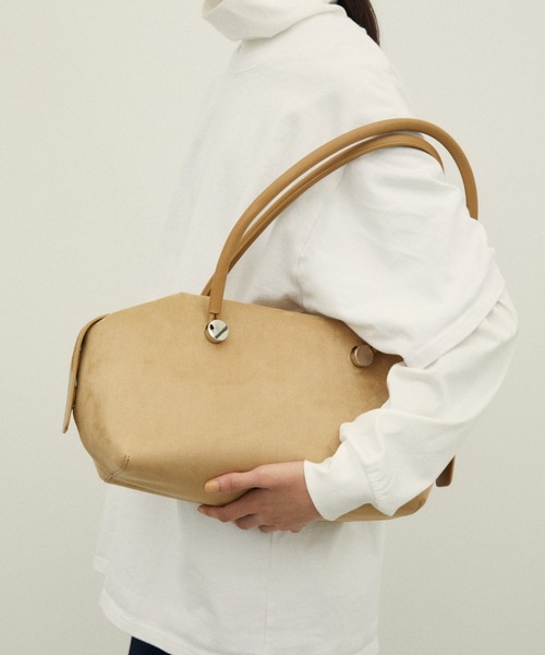 ADD CULUMN(アドカラム)の「ADD CULUMN(アドカラム) TABLET BOSTON SUEDE(ハンドバッグ・レディース・ベージュ・F)」の5枚目の写真