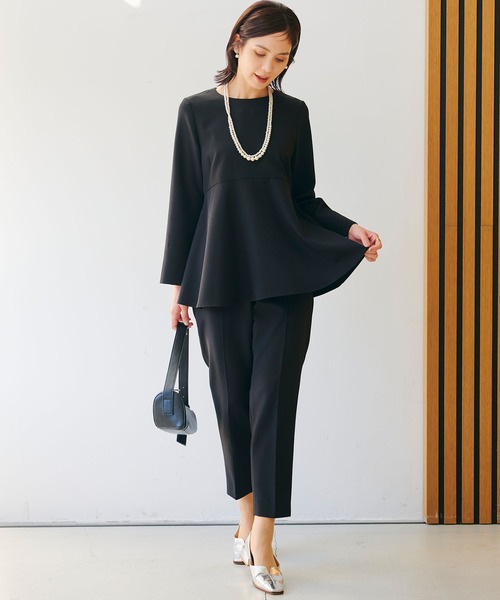 CROSS FUNCTION(クロスファンクション)の「《洗える・シワになりにくい》2点セット 正解 ペプラムブラウス&テーパードパンツ 5サイズ展開【CROSS FUNCTION/クロスファンクション】(スーツセット・レディース・ネイビー/ブラック/ライトベージュ・7号/9号/11号/13号/15号)」の2枚目の写真