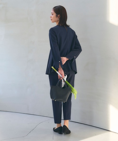 CROSS FUNCTION(クロスファンクション)の「《洗える・シワになりにくい》2点セット 正解 ペプラムブラウス&テーパードパンツ 5サイズ展開【CROSS FUNCTION/クロスファンクション】(スーツセット・レディース・ネイビー/ブラック/ライトベージュ・7号/9号/11号/13号/15号)」の8枚目の写真