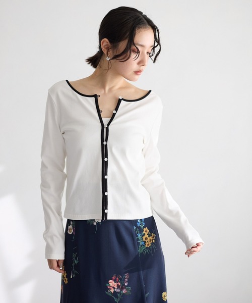 Andemiu（アンデミュウ）の「前後2WAYボタンリブカットソー641145（Tシャツ/カットソー・レディース・ホワイト×ブラック/ブラック×ホワイト/ブラック×ブラック・FREE）」の2枚目の写真