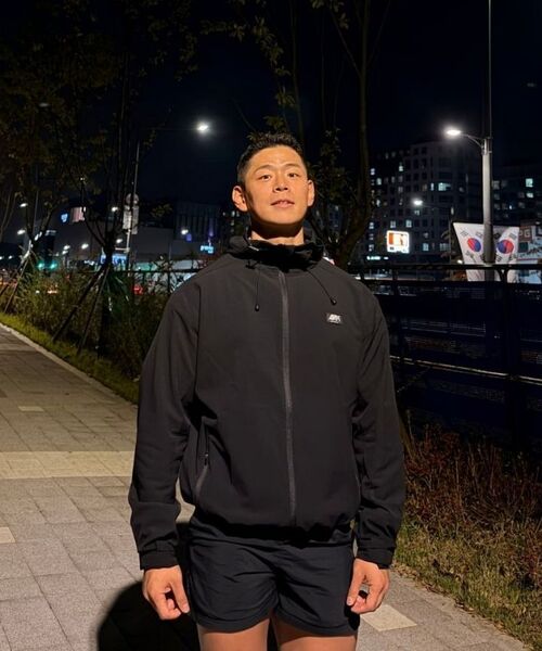 JELEVE(ジェイエルブ)の「エッセンシャルウィンドブレーカー(ナイロンジャケット・メンズ・ブラック/グレー・SMALL/MEDIUM/LARGE)」の7枚目の写真