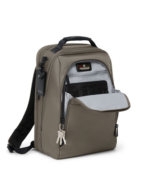 TUMI(トゥミ)の「TUMI ALPHA(アルファ) ミディアム・15インチ・エクスパンダブル・バックパック(A4/PC15インチまで対応)(バックパック/リュック・メンズ・グレー系その他・FREE)」の3枚目の写真