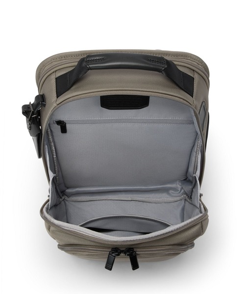 TUMI(トゥミ)の「TUMI ALPHA(アルファ) ミディアム・15インチ・エクスパンダブル・バックパック(A4/PC15インチまで対応)(バックパック/リュック・メンズ・グレー系その他・FREE)」の5枚目の写真