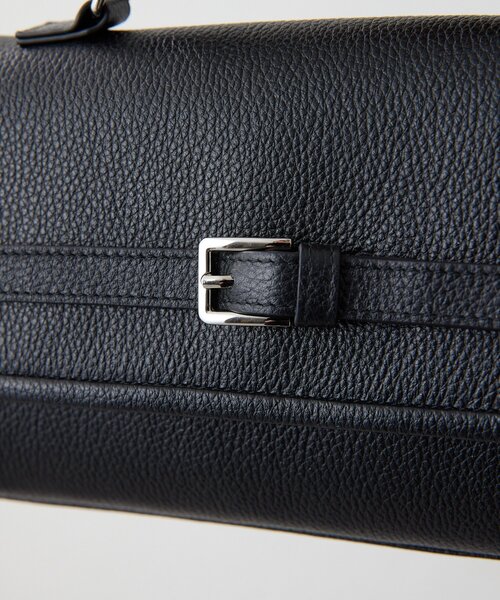 ear PAPILLONNER(イアパピヨネ)の「《本革/軽量440g》ベルトフラップショルダーバッグ(ショルダーバッグ・レディース・ブラック/ベージュ・FREE)」の8枚目の写真