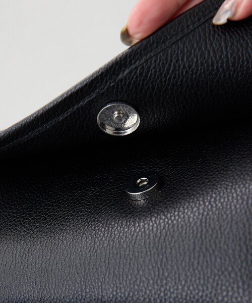 ear PAPILLONNER(イアパピヨネ)の「《本革/軽量440g》ベルトフラップショルダーバッグ(ショルダーバッグ・レディース・ブラック/ベージュ・FREE)」の13枚目の写真