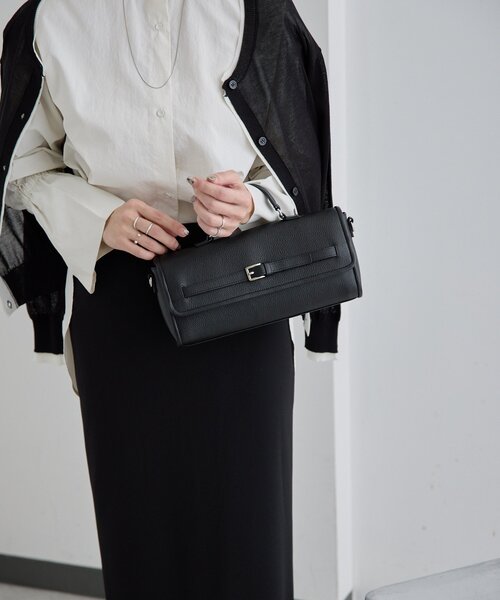 ear PAPILLONNER(イアパピヨネ)の「《本革/軽量440g》ベルトフラップショルダーバッグ(ショルダーバッグ・レディース・ブラック/ベージュ・FREE)」の22枚目の写真