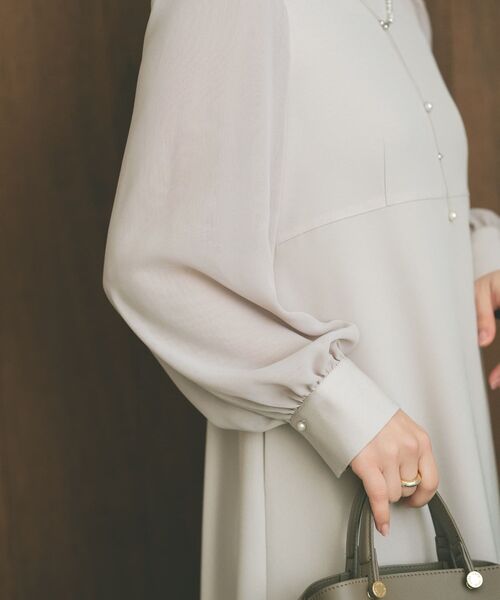 COHINA(コヒナ)の「トリアセジョーゼットシームデザインワンピース-short & regular 【低身長・小柄女性】(ワンピース・レディース・ネイビー/ベージュ/ブラック・REGULAR/SHORT)」の6枚目の写真