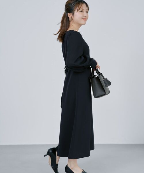 COHINA(コヒナ)の「トリアセジョーゼットシームデザインワンピース-short & regular 【低身長・小柄女性】(ワンピース・レディース・ネイビー/ベージュ/ブラック・REGULAR/SHORT)」の12枚目の写真